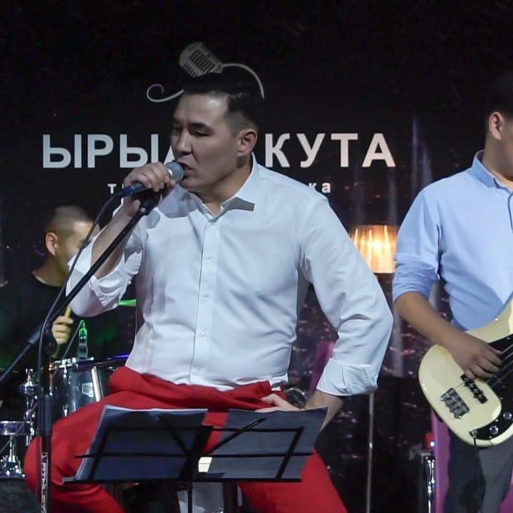 Певец Василий Еремеев вернулся в Театр эстрады Якутии