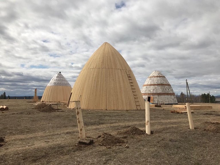 "К работе над объектами, построенными в рамках движения добрых дел, привлекались только местные кадры"