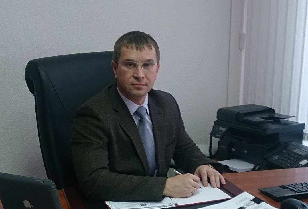 "В социальных сетях сейчас, к сожалению, поднимается национальный вопрос", - руководитель Алданского района обратился к якутянам