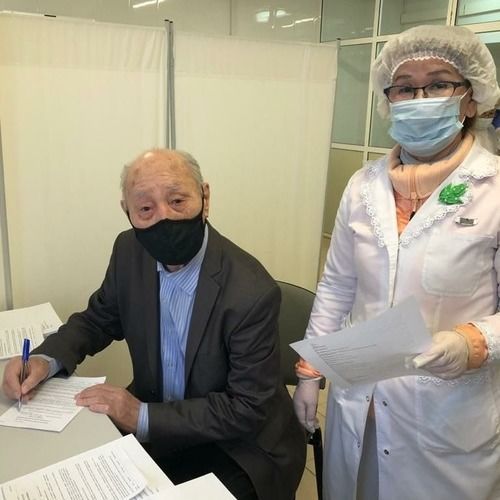 "Только вакцины спасут человечество", - экс-министр здравоохранения Якутии Иван Егоров