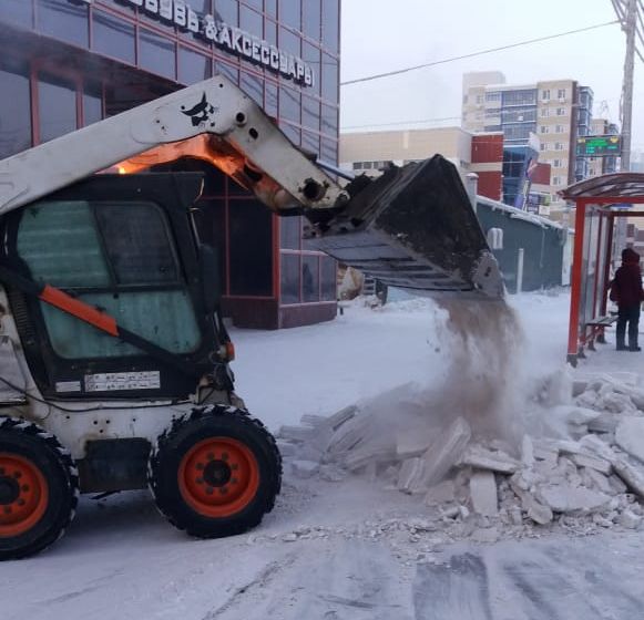 Снежная зима заставляет раскошелиться: вывоз снега потребует дополнительного финансирования