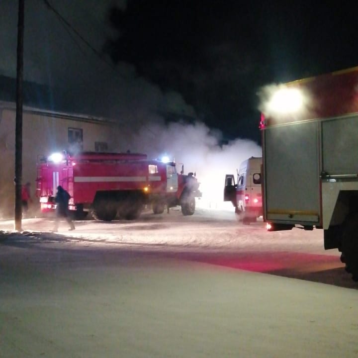 Прокуратура организовала проверку по факту пожара в жилом доме в Нюрбе, в результате которого погибло 3 граждан