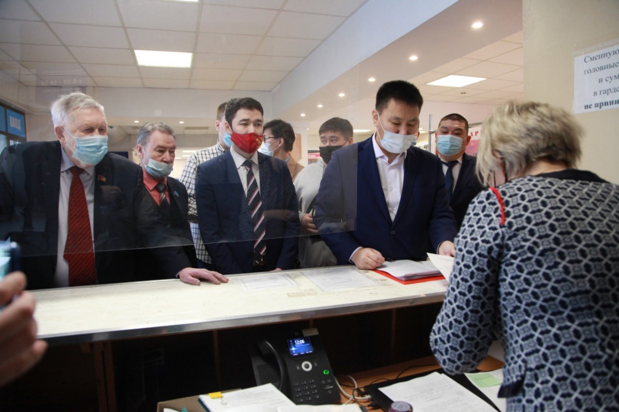 Кандидат от КПРФ Савва Михайлов подал документы в ТИК