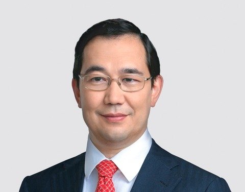 Айсен Николаев поздравляет с Днём защитника Отечества