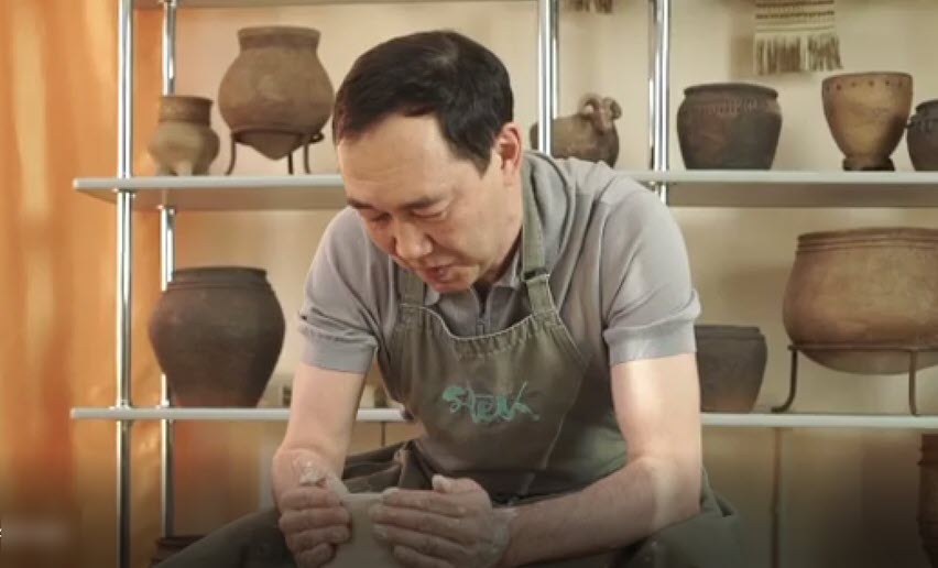 Что Айсен Николаев подарил своим близким на 8 Марта?