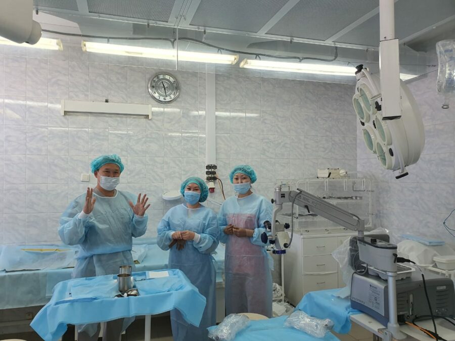 На базе филиала Глазной больницы в селе Борогонцы впервые провели операцию