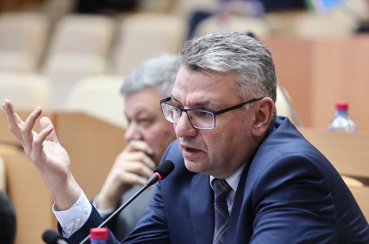 Депутат Ил Тумэна Гаврил Парахин может получить мандат в Госдуму