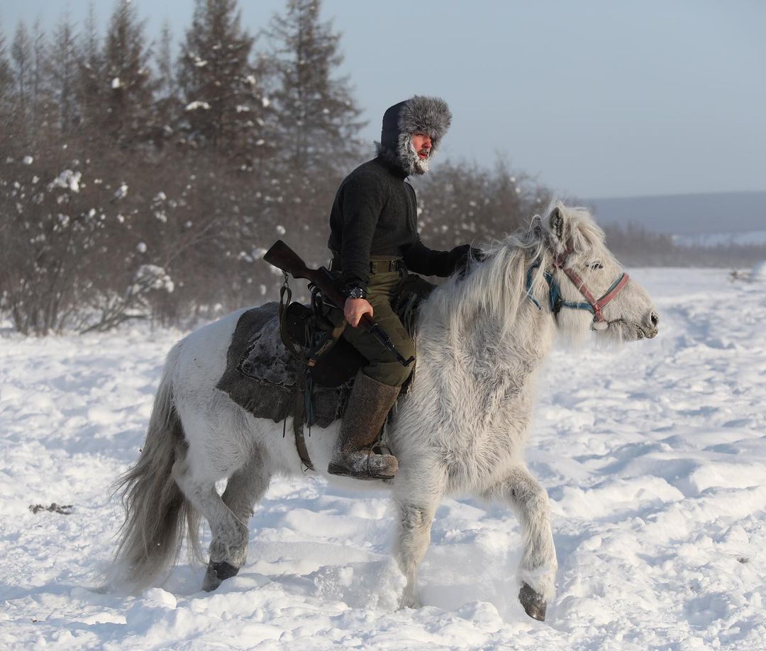 Никита Греци изменил маршрут своей экспедиции. Он намерен проехать на якутской лошади вокруг земного шара