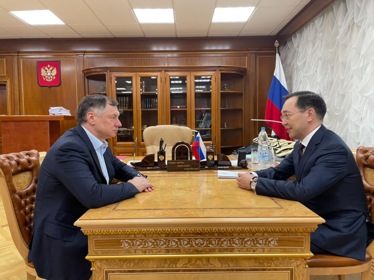 Состоялась рабочая встреча Айсена Николаева с вице-премьером Маратом Хуснуллиным