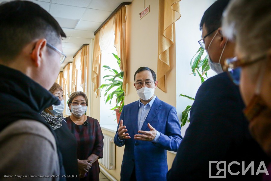 «Довольны итогами». Директор и родители учащихся школы №1 Якутска о встрече с Айсеном Николаевым