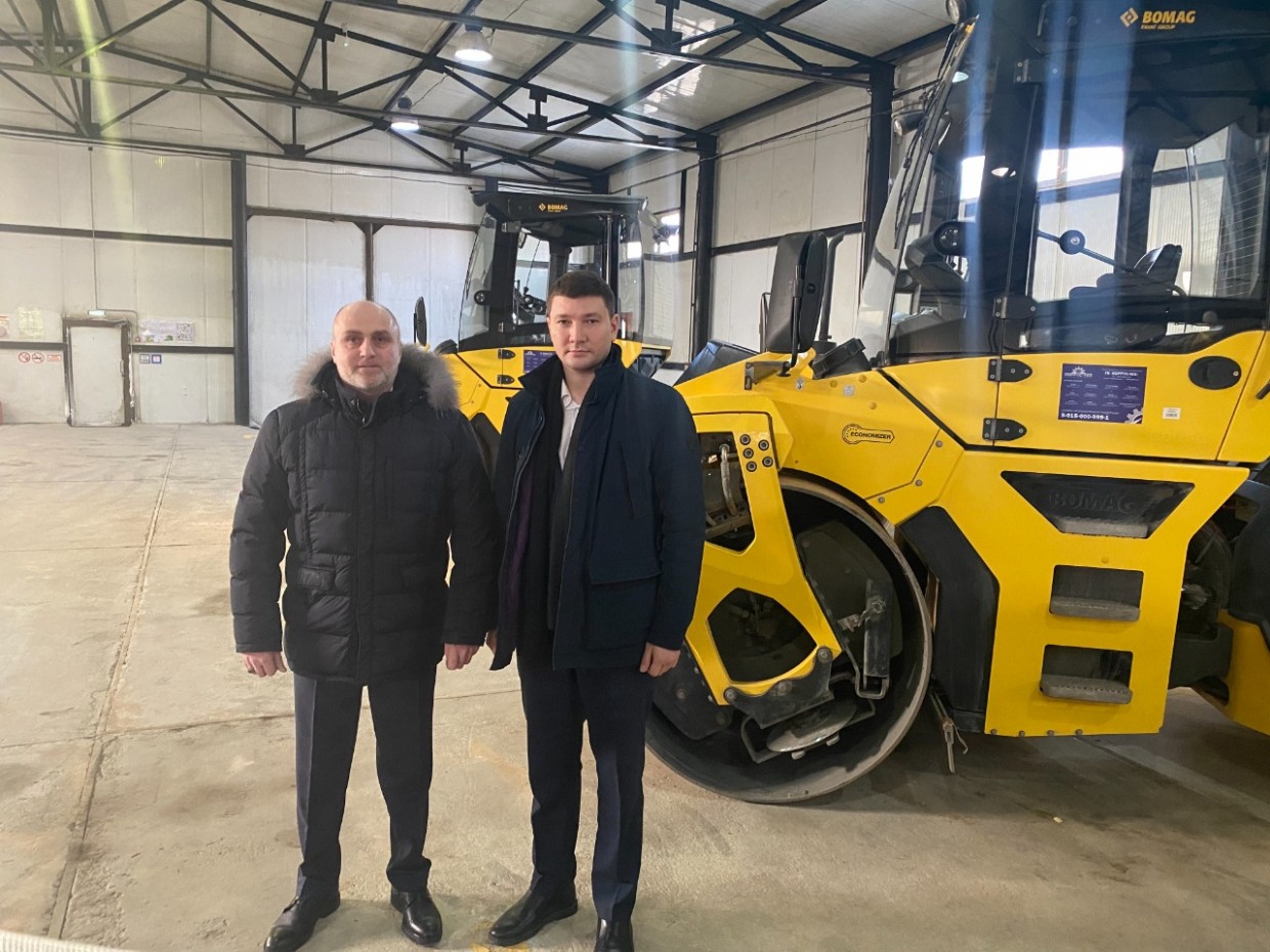 У города Якутска появилась новая дорожная техника