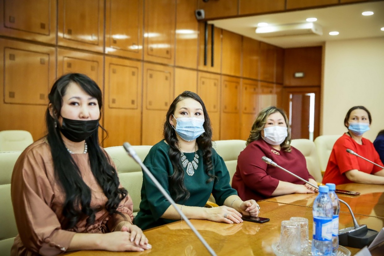 В Якутии 36 матерей удостоены знака «Материнская слава»