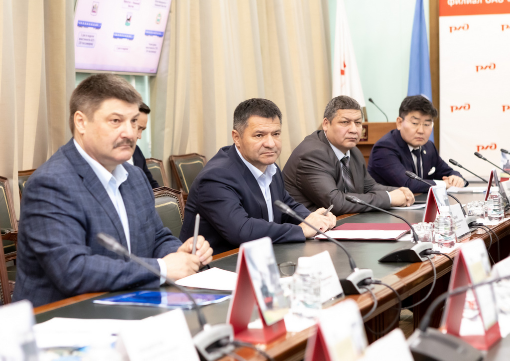 В ДВЖД обсудили вопросы взаимодействия смежных инфраструктур ОАО «РЖД» и АО «АК «ЖДЯ»