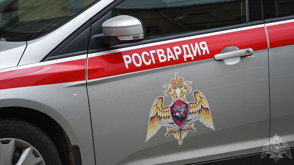 Росгвардейцы задержали молодых жителей Якутска, потушивших сегодня вечный огонь на площади Победы