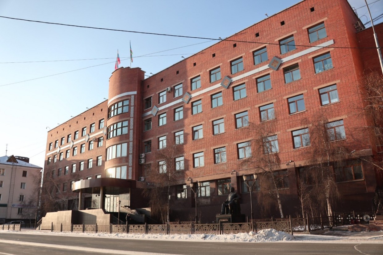 Депутаты Ил Тумэна, находящиеся под следствием, разработали закон о патриотическом воспитании в Якутии