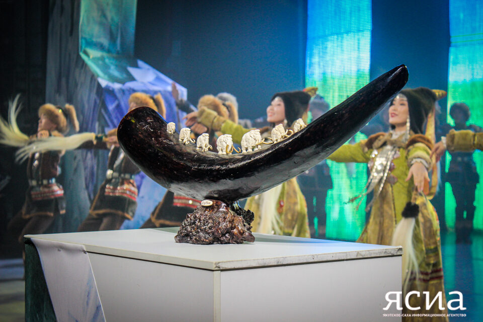 Глава Якутии: «Уверен, мы увидим живых мамонтов, идущих по якутской тундре»