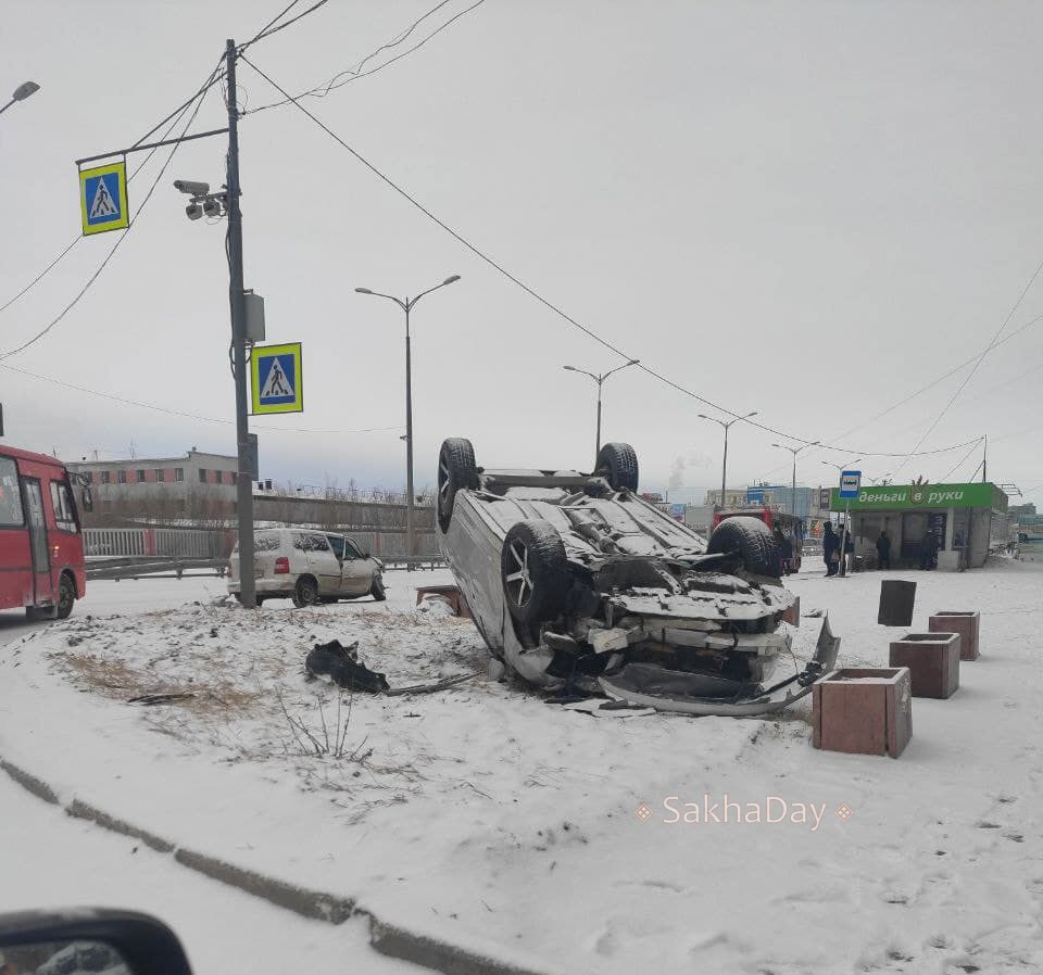 Фотофакт: Утренние аварии в Якутске