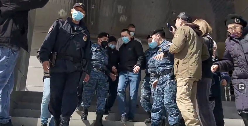 «Господи, он что, убийца?!». В Якутском горсуде рассматривается дело якутского Шамана