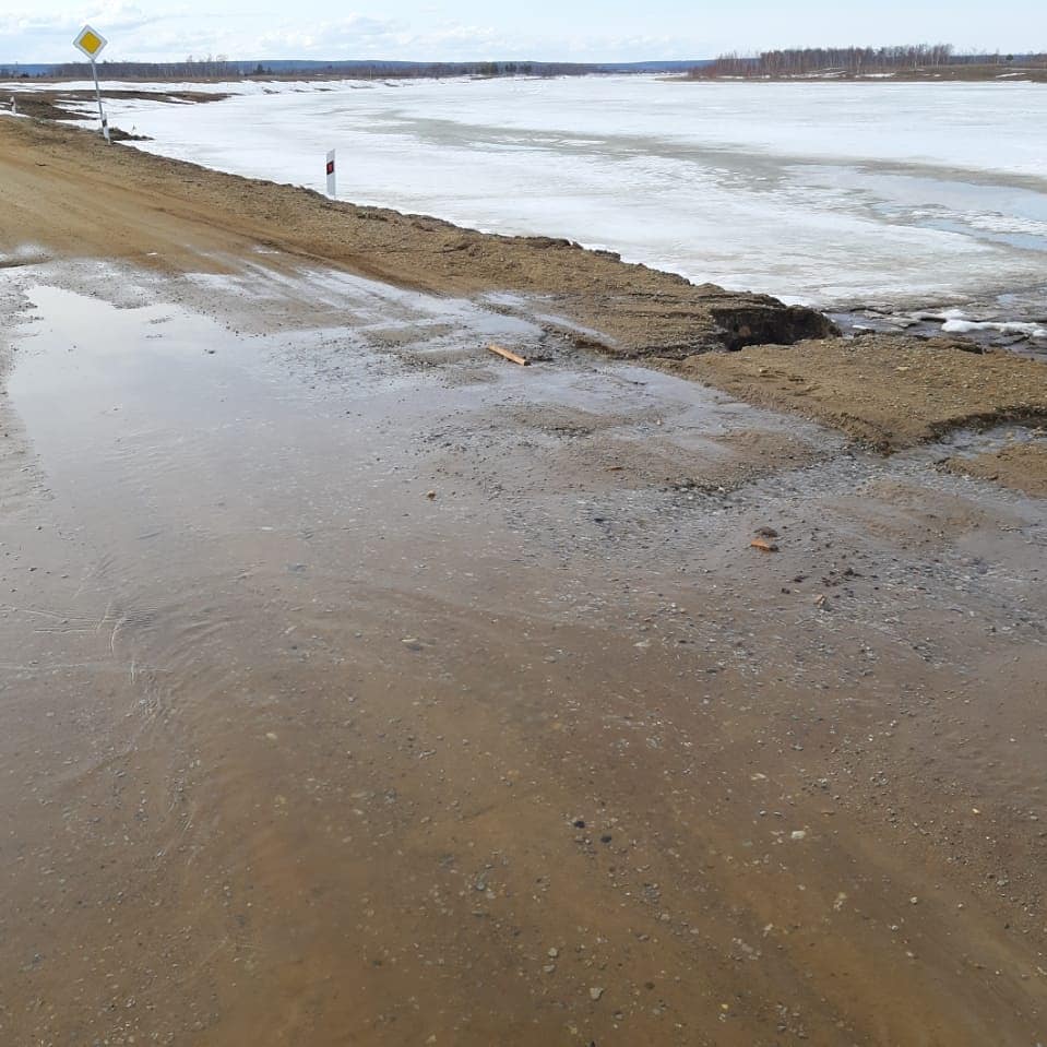В мэрии Якутска прокомментировали размытие новой грунтовой дороги в микрорайоне "Северный"