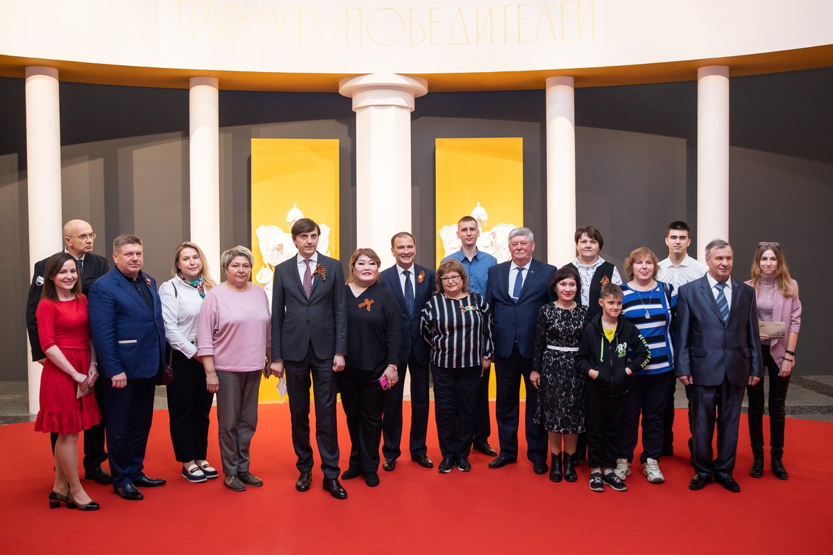 Жительнице Республики Саха (Якутия) вручили билет на парад на Красной площади