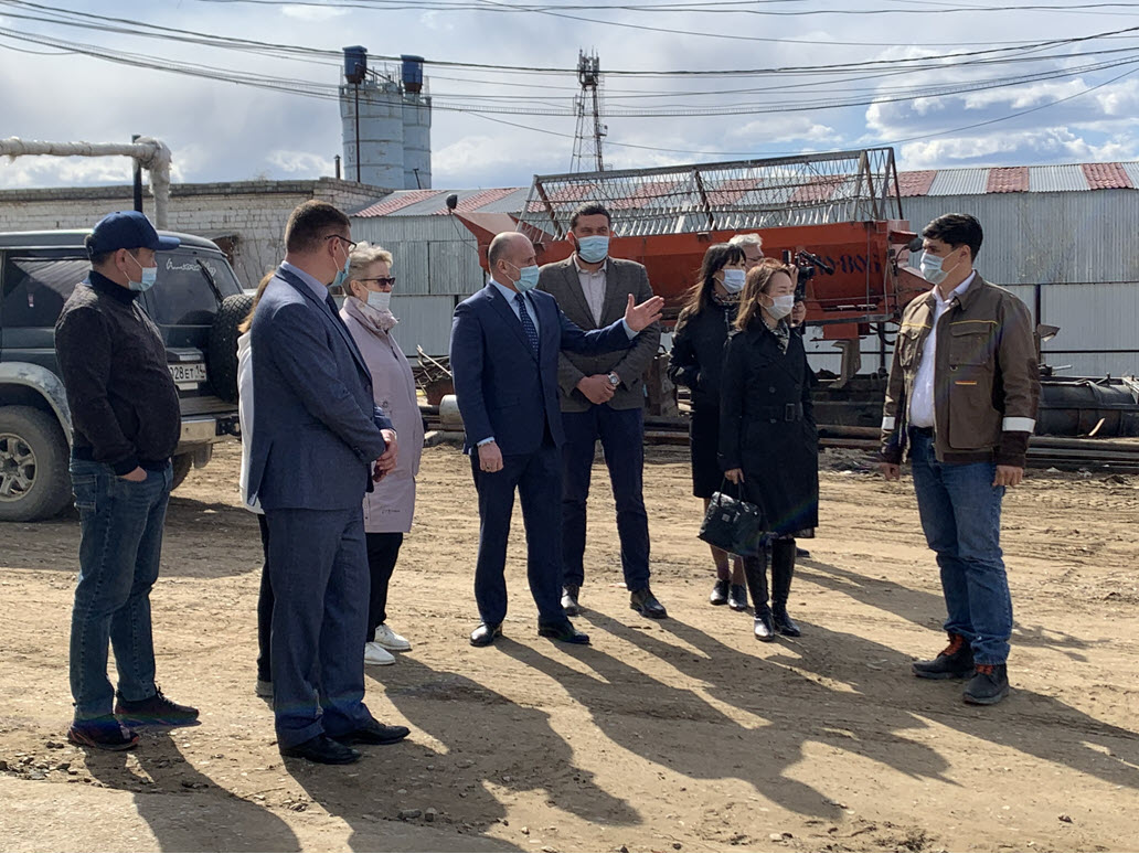 Депутаты Гордумы посетили АО «Якутдорстрой»