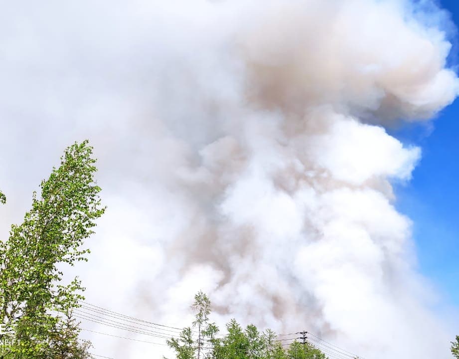 МЧС: Перехода огня на населенные пункты в Якутии не допущено