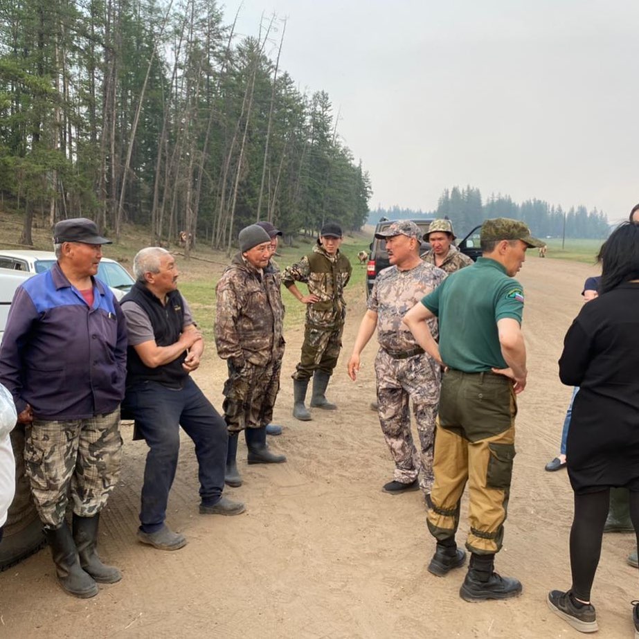 Проводится усиление сил и средств для тушения пожара близ села Маар Нюрбинского района