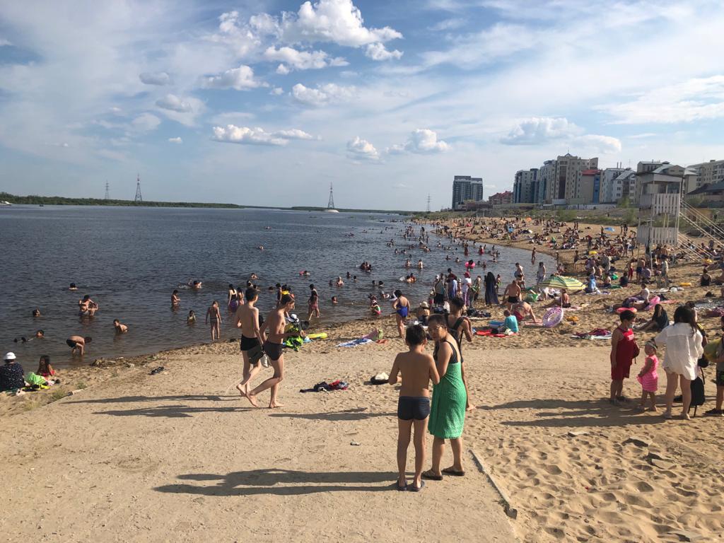 Пляж Якутска переполнен