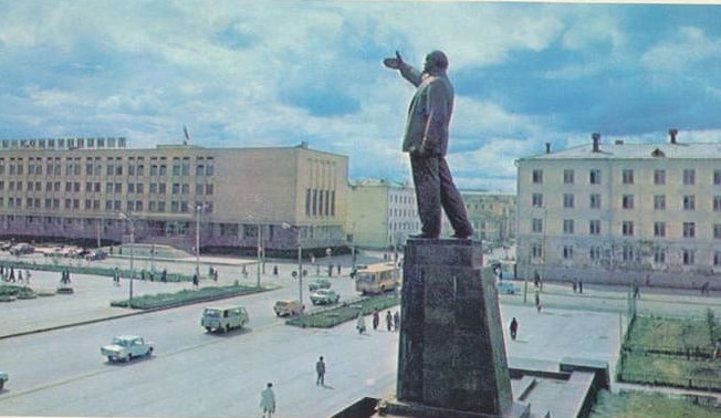 Комиссия отклонила заявление общественников о переименовании площади Ленина в Якутске