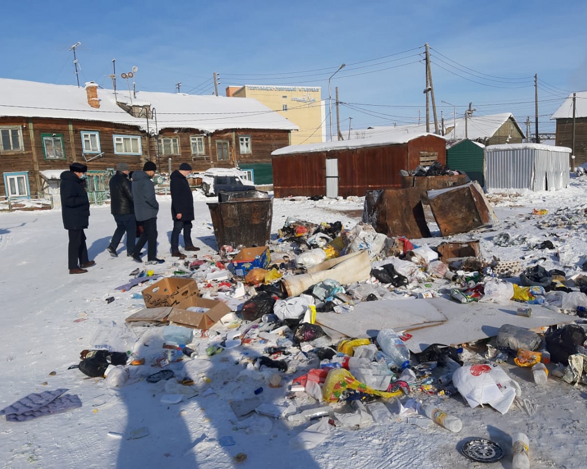 Комиссия мэрии Якутска выявила завышение вывоза отходов, недостоверные данные и безалаберность в округах