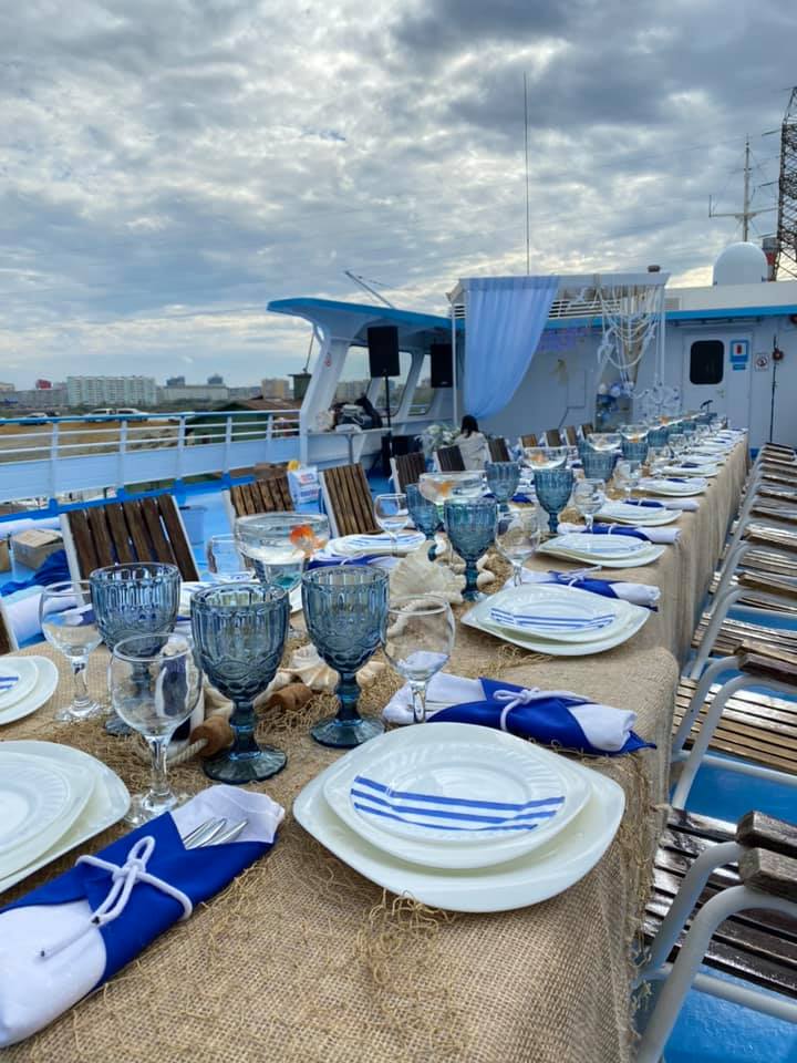 "Ни одна золотая рыбка не пострадала!". В Якутске риэлтор отпраздновала грандиозную вечеринку на теплоходе