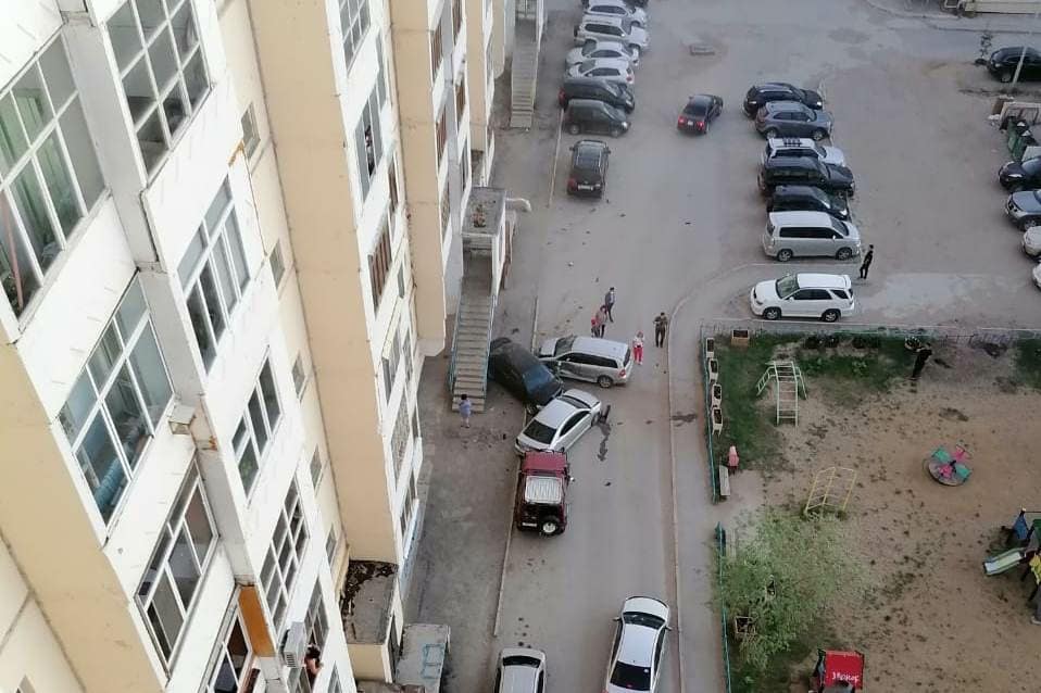 ГИБДД: В Якутске после столкновения пьяной автоледи с пятью автомобилями выявлен один пострадавший