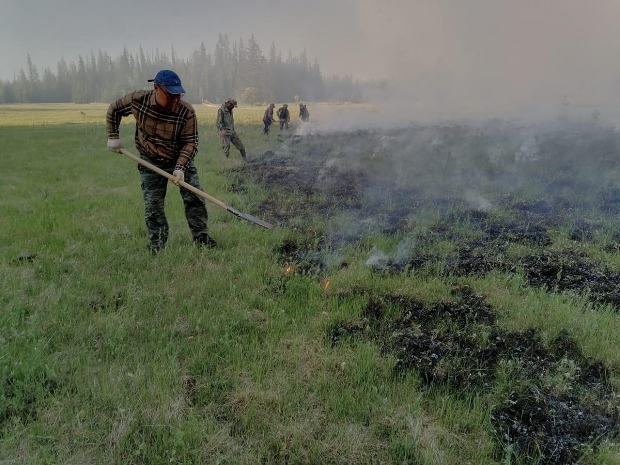 В Сунтарском улусе действует 6 лесных пожаров