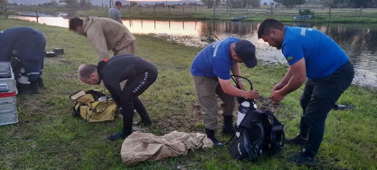 В Якутии на озере Бэрэ Кюеля утонули два подростка