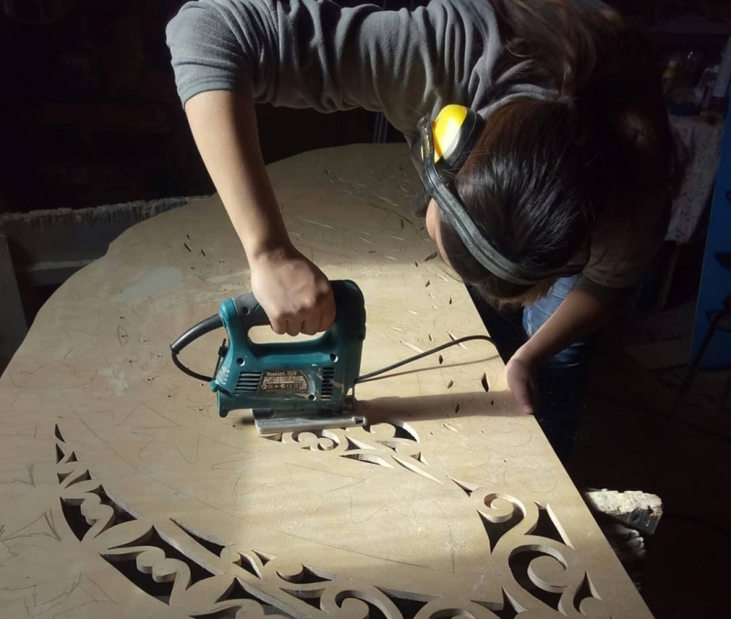 "Не выполняла заказы и не возвращала предоплату". В Якутии в отношении мастерицы, изготавливающей мебель, возбуждено уголовное дело