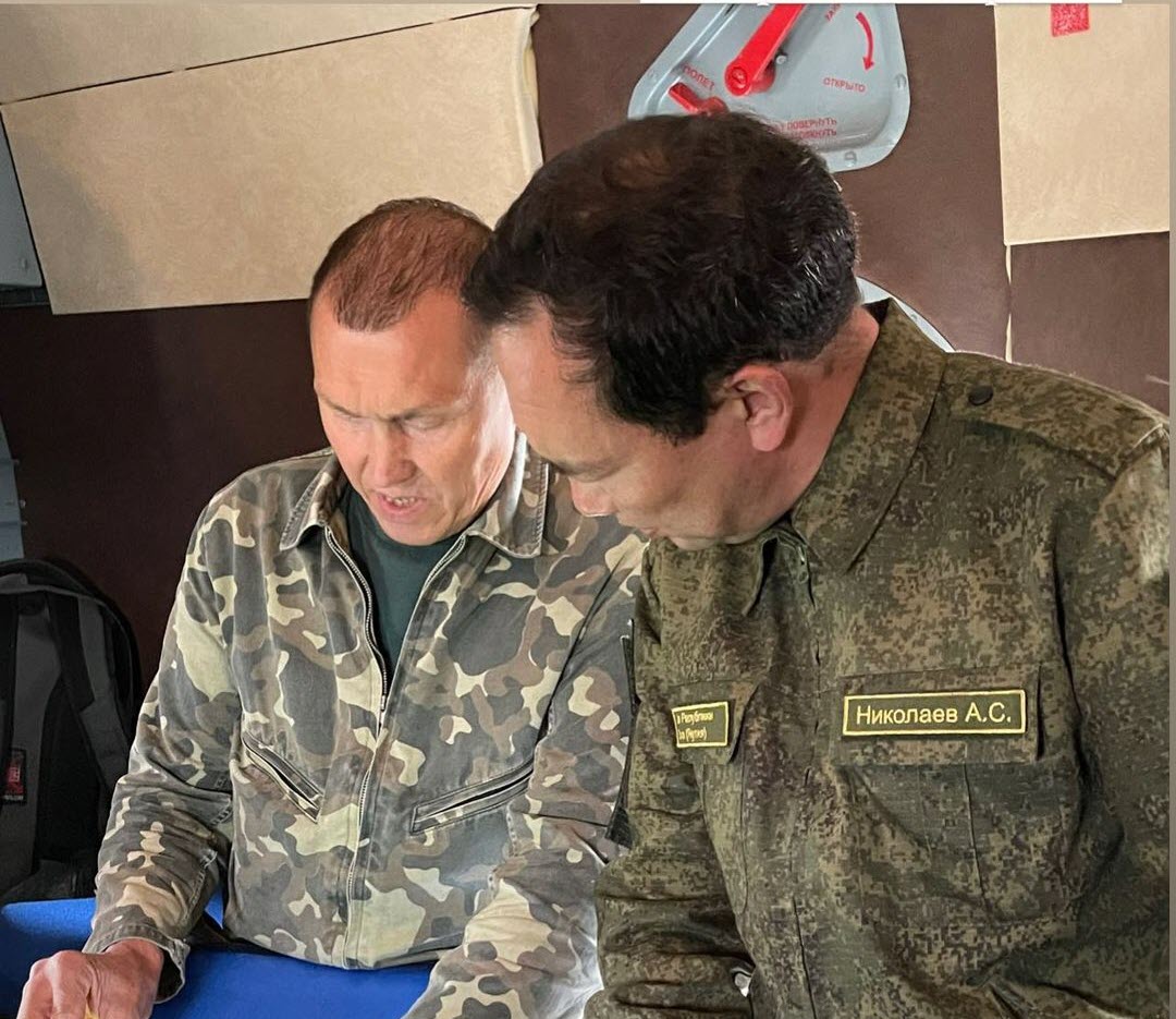 Глава Якутии Айсен Николаев работает в Мирнинском районе