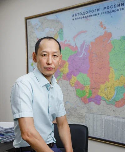 Василий Николаев подал документы для участия в выборах в Госдуму