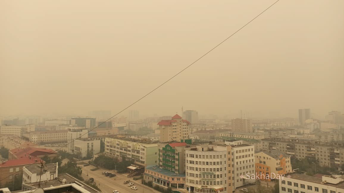 "Дышать невозможно". Якутск утонул в дыму