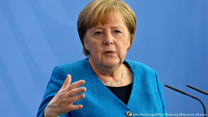 Меркель выразила надежду, что России удастся справиться с лесными пожарами в Якутии