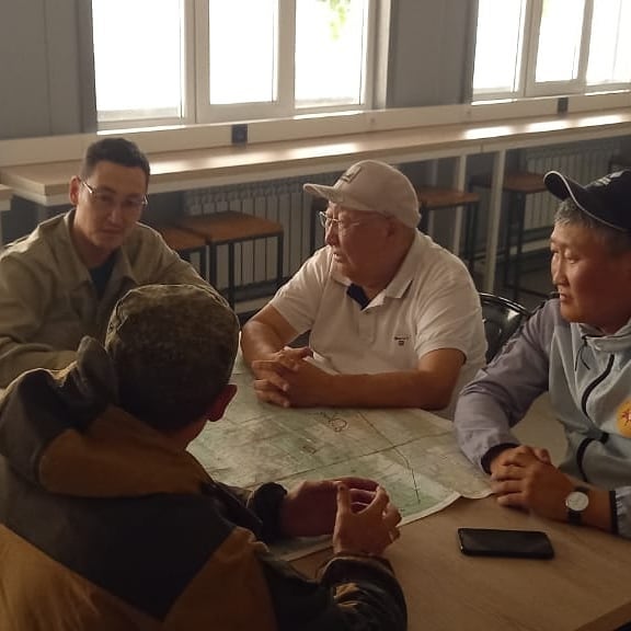 Егор Борисов дал советы по тушению лесных пожаров в Горном улусе