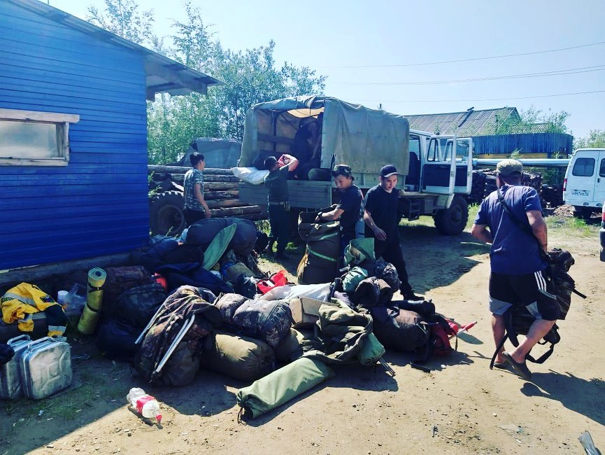 В Сунтарском улусе продолжают бороться с лесными пожарами