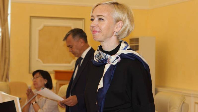 Замминистра образования Якутии, пытавшаяся купить должность в Москве, с марта не выходит на работу