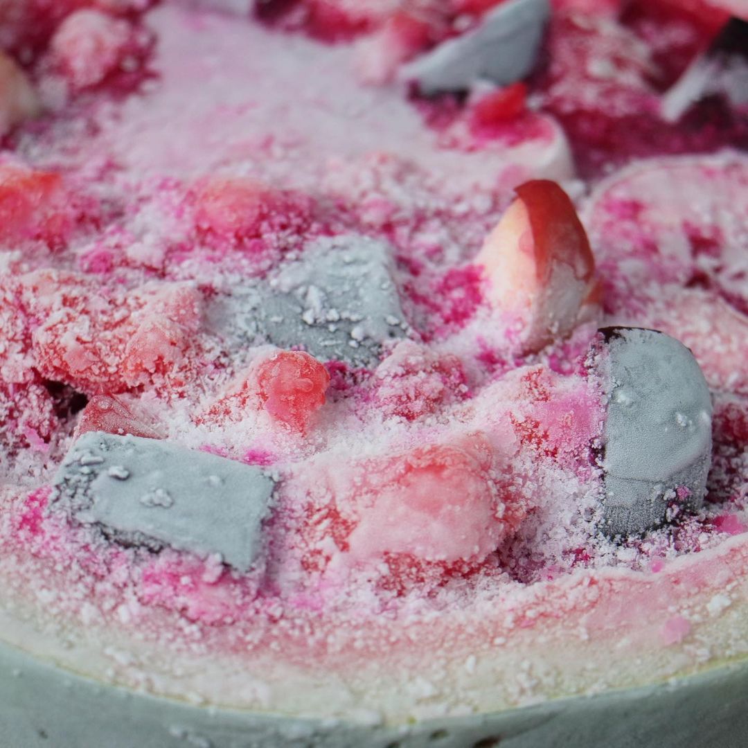 Сотрудники Ленинградского зоопарка поделились рецептом «мороженого» для белой медведицы Хаарчааны