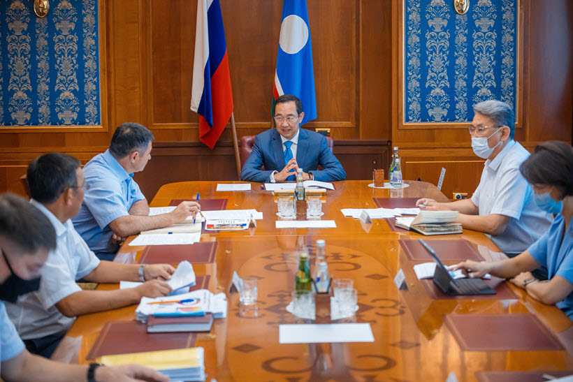 Айсен Николаев поставил задачу заготовить недостающий объём сена по возможности в пределах республики