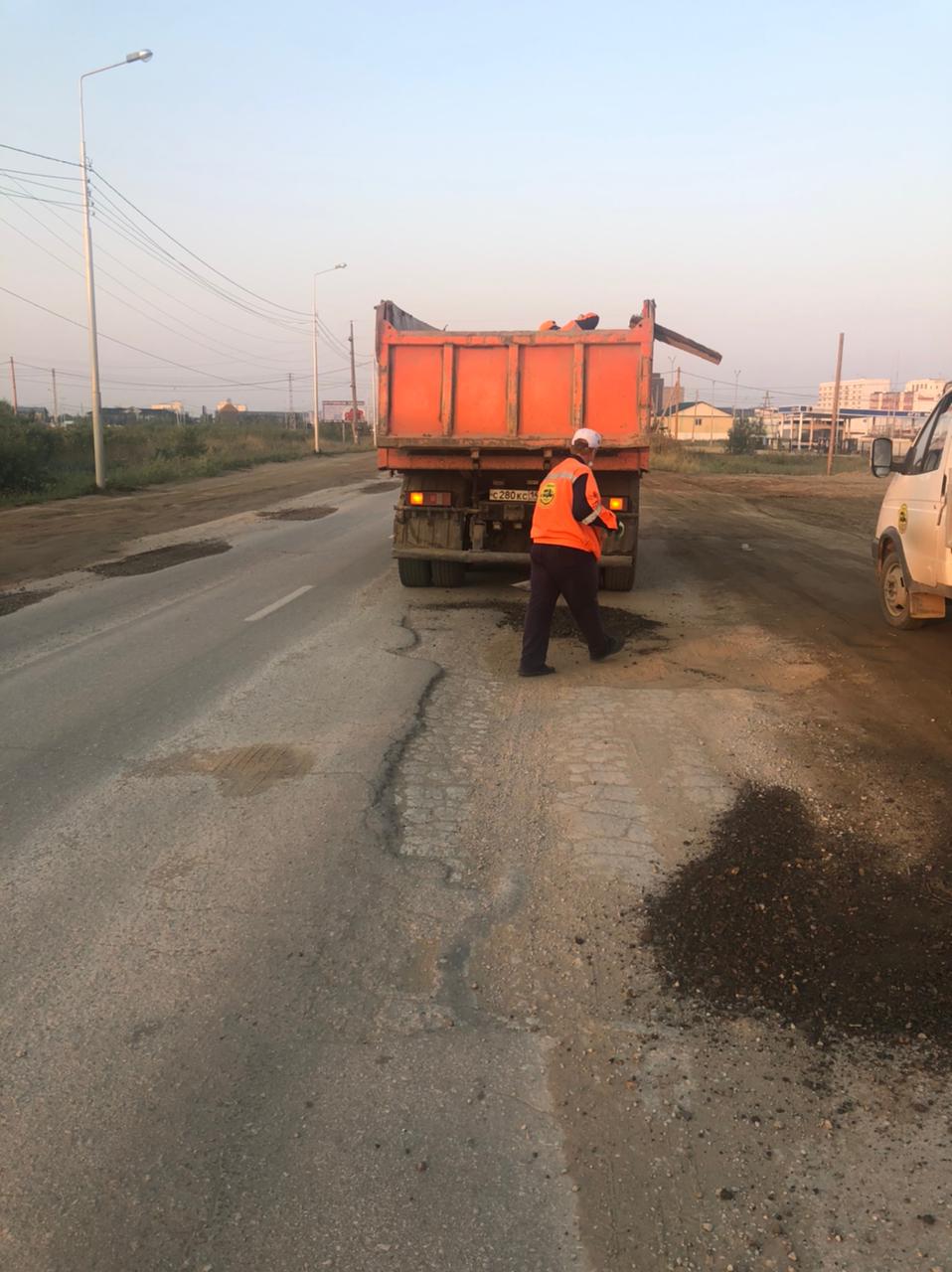 МКУ «СЭГХ»: «Ямочный ремонт с использованием асфальтовой крошки по ул. Можайского был запланирован с 13 июля»