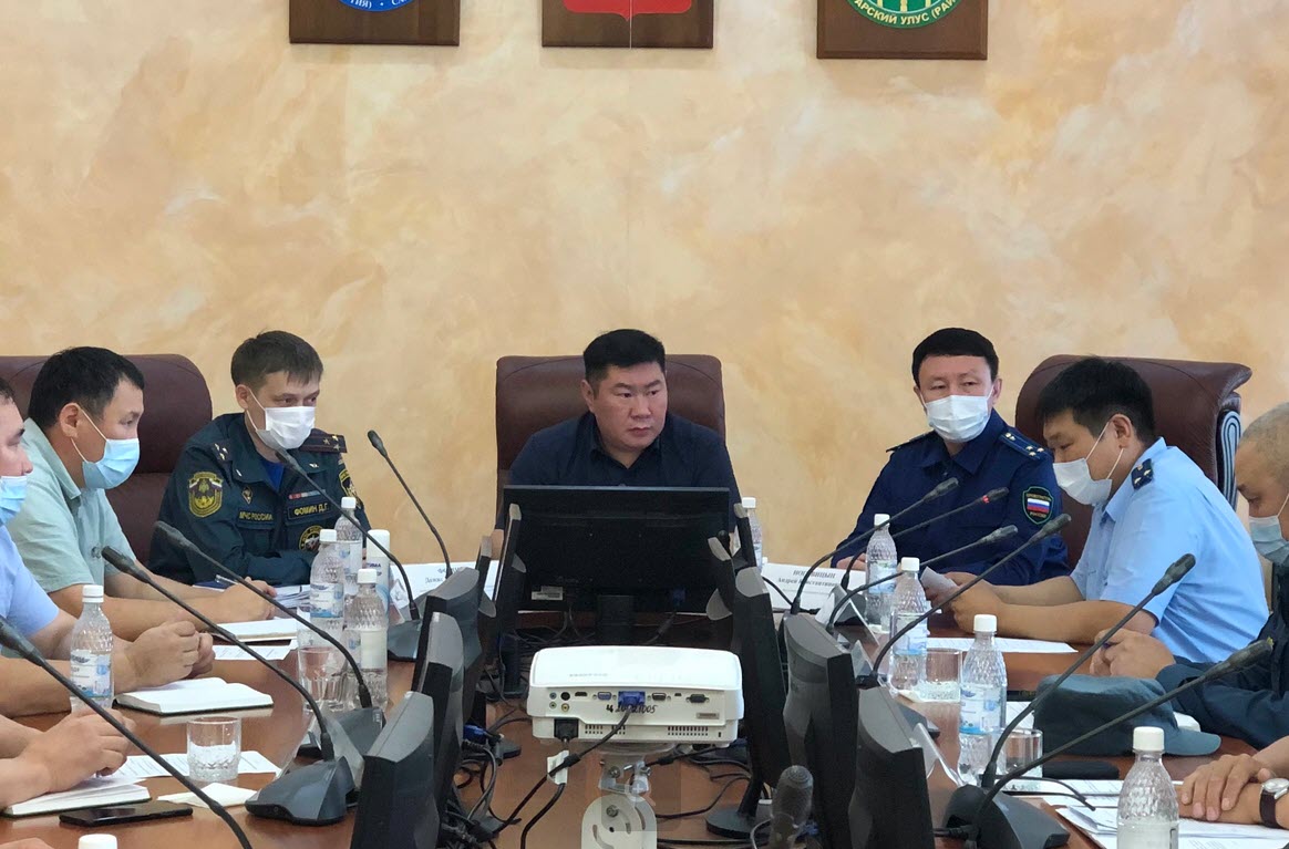 В Сунтарский улус с рабочим визитом прибыл Якутский природоохранный прокурор Андрей Ноговицын