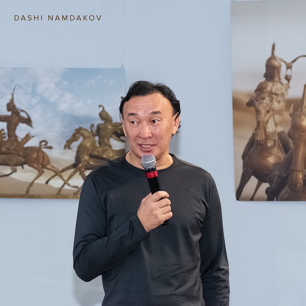 В Якутию прилетел скульптор мировой величины Даши Намдаков. Его приезд тщательно скрывается