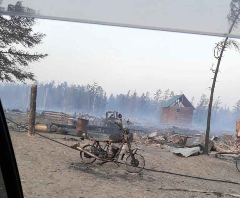 На пожаре в Бясь-Кюеле уцелел дом удаганки