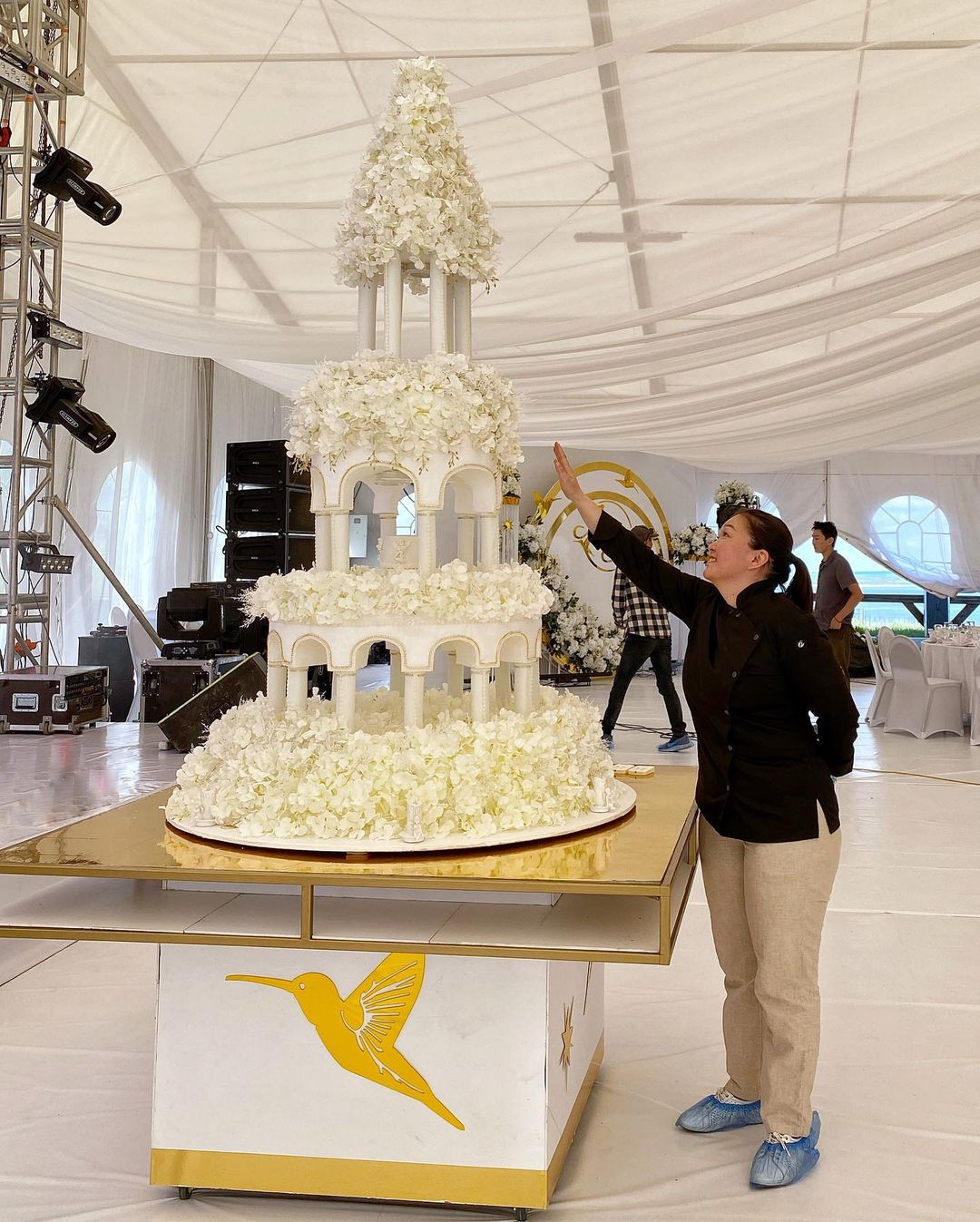 "Такие торты оцениваются по сложности работы, а не по весу", - в Якутске кондитеры стали создавать шоу-торты