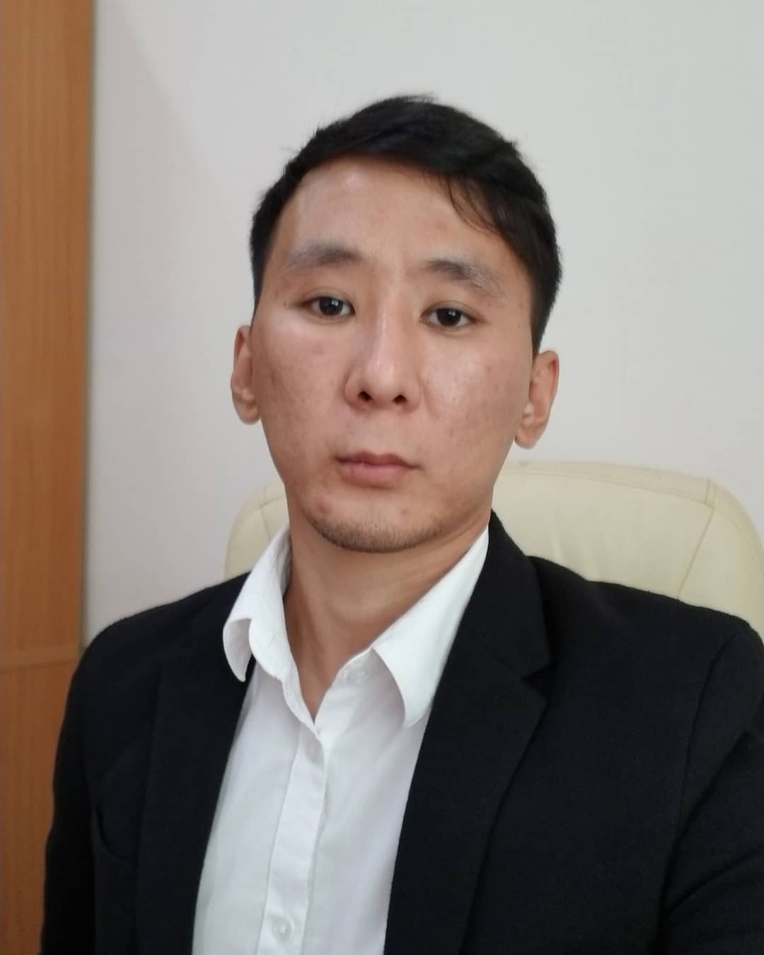 В Якутии на заседании ЦИК кандидат от "Яблока" Анатолий Ноговицын пригрозил сухой голодовкой в случае снятия